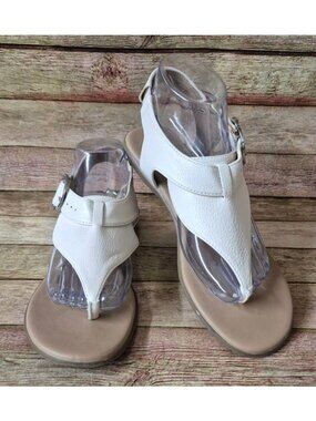 Aerosoles Isa Comfort Sandal Size 8 Casual Flat Thong Cream Pebbled Faux Leather